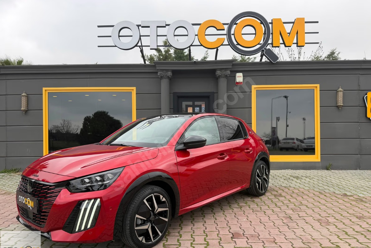 2025 MODEL 8 BİN'DE E-208 GT CAM TAVAN KABLOSUZ ŞARJ HATASIZ